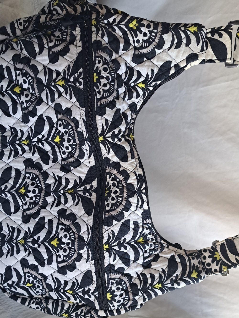 Vera Bradley Black & White Quilted Purse - Picture 4 of 9